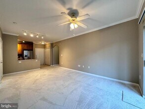 12925 Centre Park Cir in Herndon, VA - Building Photo - Building Photo