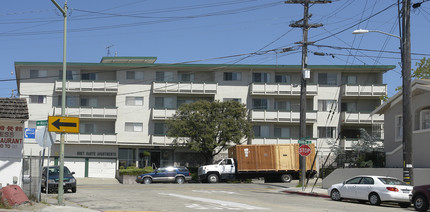 Bret Harte Apartments in Oakland, CA - Building Photo - Building Photo