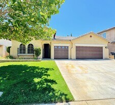 4236 Club Vista Dr in Palmdale, CA - Building Photo