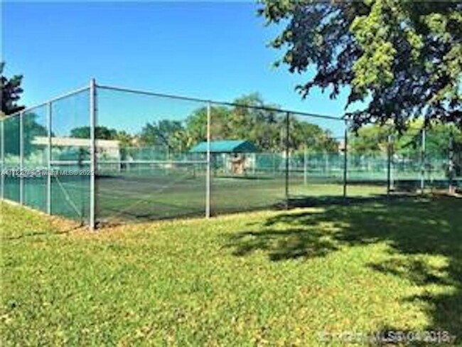 3119 Oakland Shores Dr in Oakland Park, FL - Building Photo - Building Photo