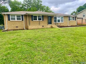 304 Meadowbrook Dr SE in Huntsville, AL - Building Photo - Building Photo