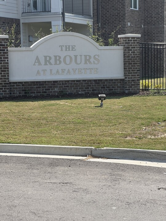 Arbours at Lafayette in Lafayette, LA - Building Photo