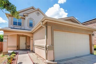 11000 Kirkoswald Rd in Austin, TX - Building Photo