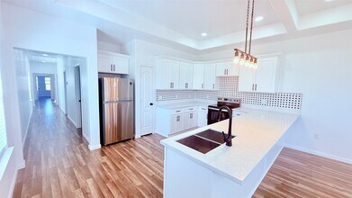 7014-5914 02 in Cleveland, TX - Building Photo - Building Photo