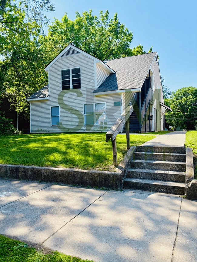property at 2614 W Jefferson St