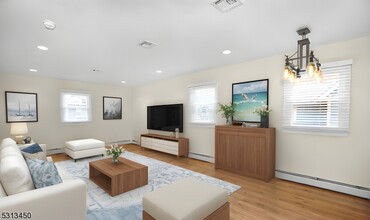 27 Brookfield Rd in Montclair, NJ - Foto de edificio - Building Photo