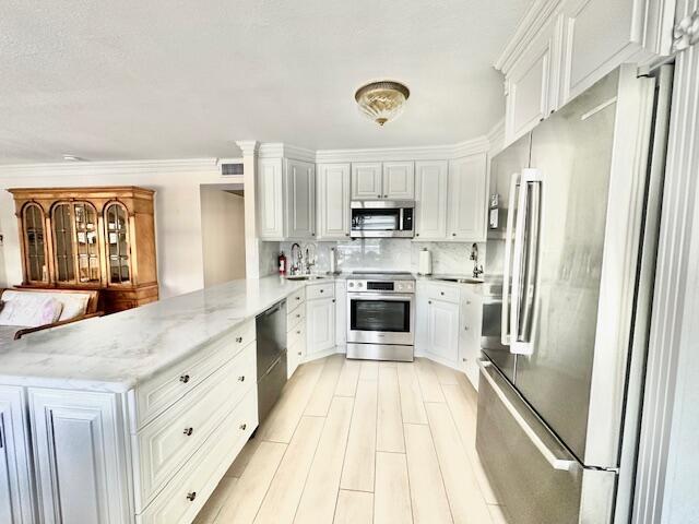 2091 Yarmouth E in Boca Raton, FL - Building Photo - Building Photo