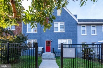 1113 Penn St NE in Washington, DC - Building Photo - Building Photo