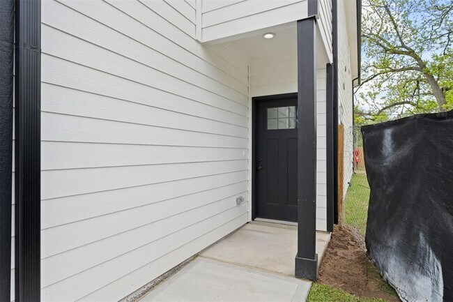 1071 St Clair St in Houston, TX - Building Photo - Building Photo