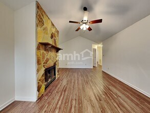 219 Carroll St in Wake Forest, NC - Foto de edificio - Building Photo