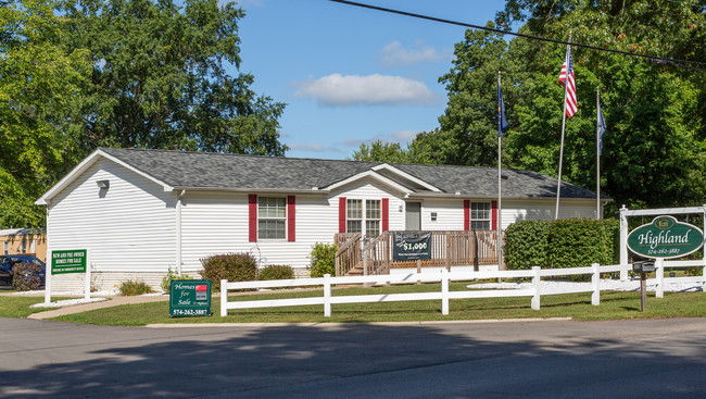 Highland in Elkhart, IN - Building Photo - Building Photo