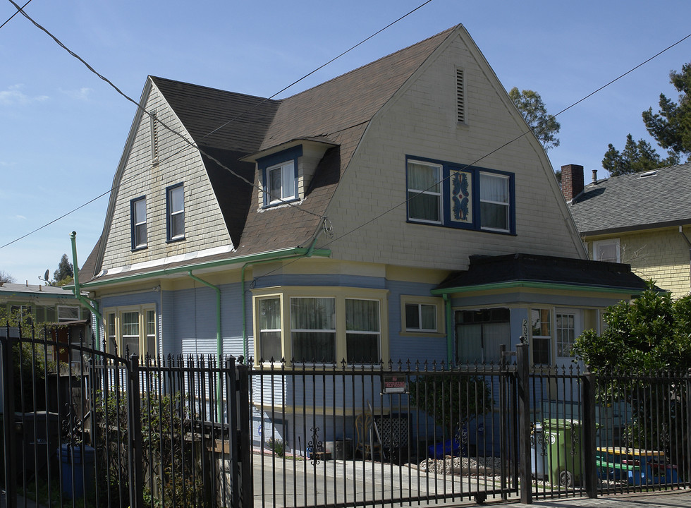 2931 E 19th St in Oakland, CA - Building Photo