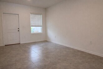 2950 Savoir in Davenport, FL - Building Photo - Building Photo