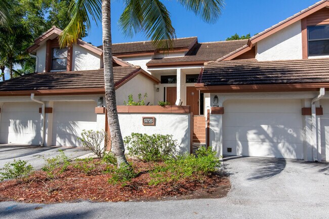 12725 Shoreline Dr-Unit -6f in Wellington, FL - Building Photo - Building Photo