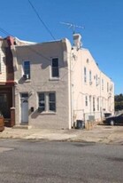 4621 Howell St in Philadelphia, PA - Building Photo