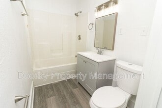 1203 Rockway Dr, Unit Unit 2 in Chattanooga, TN - Foto de edificio - Building Photo