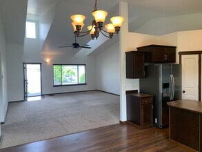 8693 N Boysenberry Loop in Hayden, ID - Foto de edificio - Building Photo