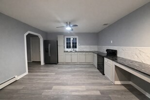 325 Richfield St in Troy, NY - Building Photo