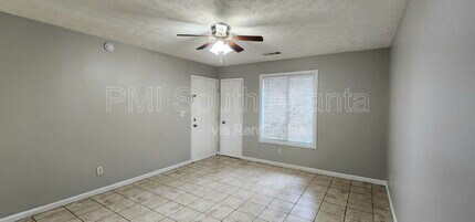 107 Spring Ct in Fairburn, GA - Building Photo - Building Photo