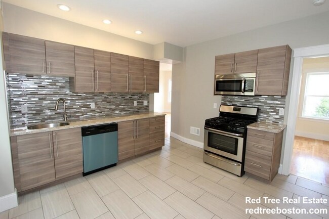 8 Roach St