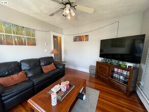 230 Main St, Unit #3R in Medford, MA - Building Photo - Building Photo