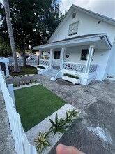 1237 SW 10th St in Miami, FL - Building Photo - Building Photo