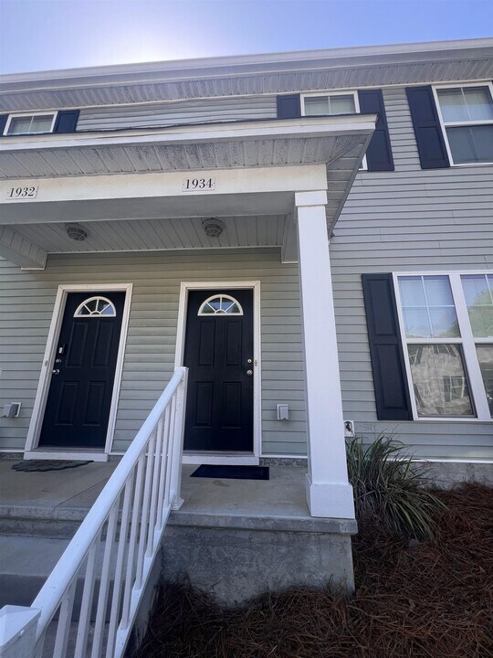 1934 Ann Arbor Ave in Tallahassee, FL - Building Photo