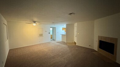 5068 S Rainbow Blvd in Las Vegas, NV - Foto de edificio - Building Photo