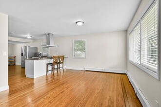 198 Macon Dr in Bridgeport, CT - Building Photo - Building Photo