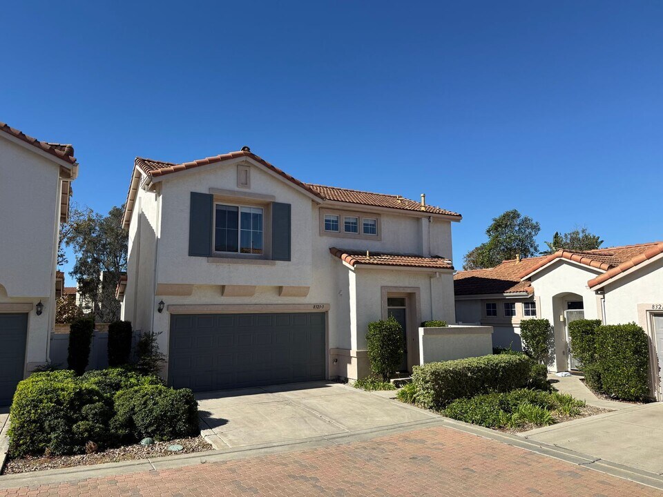 8321 Gold Coast Dr in San Diego, CA - Building Photo