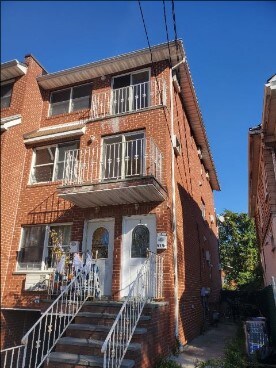 9-15 College Pl-Unit -2 in Queens, NY - Building Photo