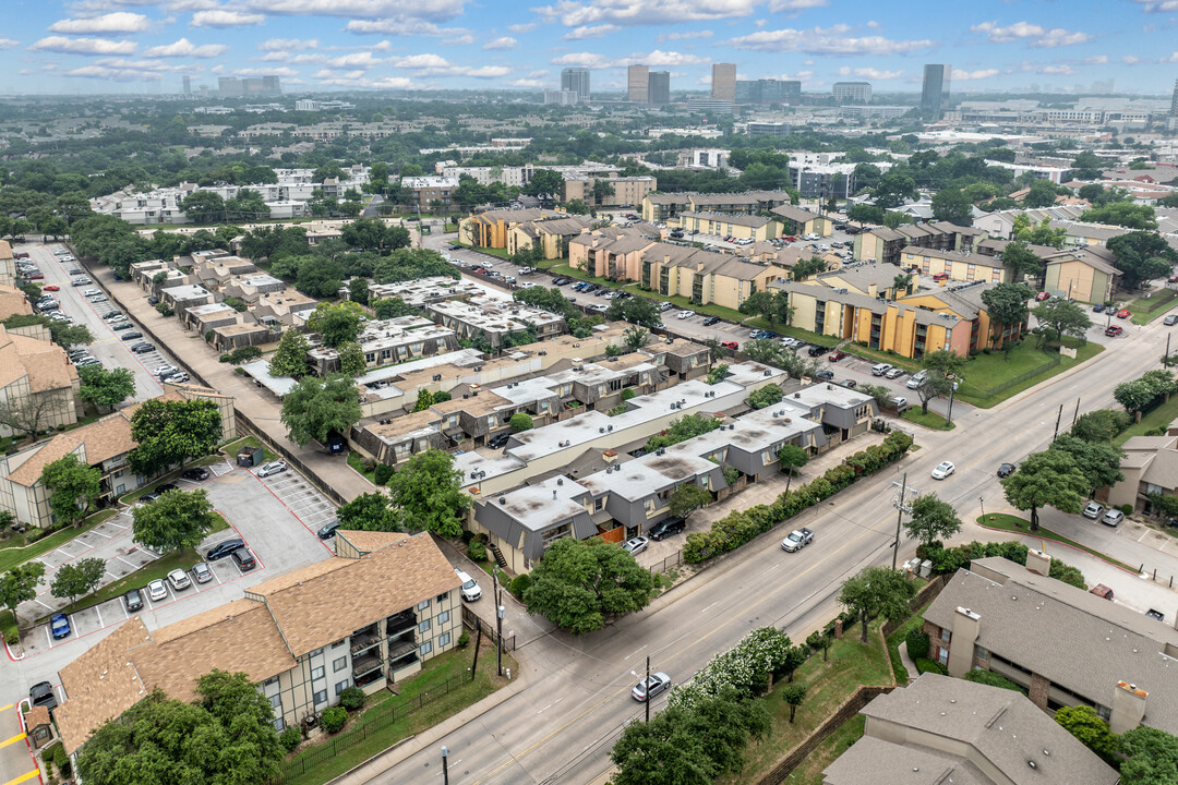 Park Lane Place Townhomes in Dallas, TX - Building Photo