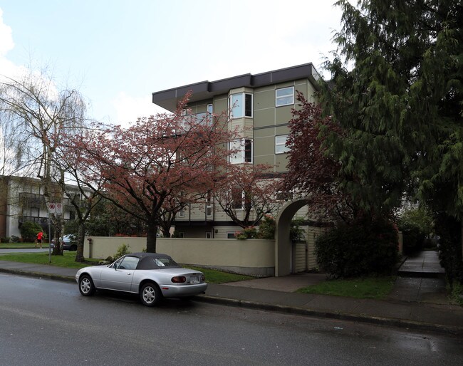 1200 W 10th Ave