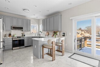 65 Ocean Ave in Bay Shore, NY - Building Photo - Building Photo