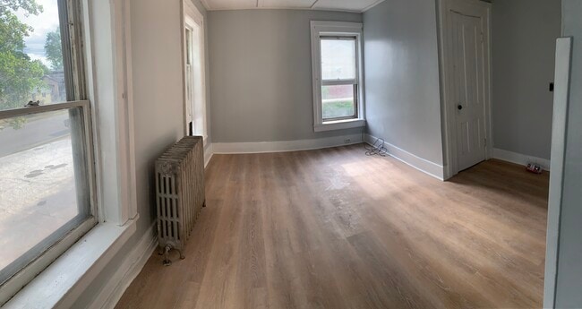135 Ontario St, Unit 2 in Lockport, NY - Building Photo - Building Photo