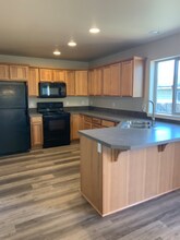 2755 NW 10th St in Redmond, OR - Building Photo - Building Photo