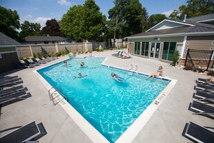 Abbott Pointe Apartments in East Lansing, MI - Building Photo