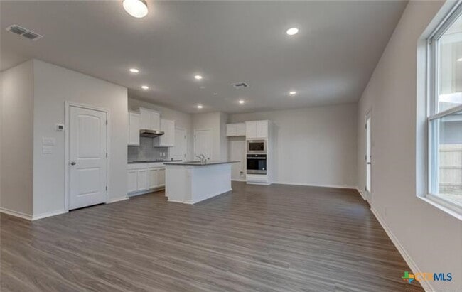 property at 2553 Windle Ln