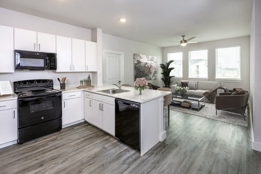 La Cima in Austin, TX - Building Photo