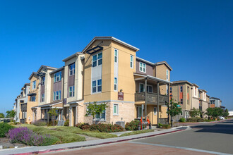 California Circle Apartments in Milpitas, CA - Building Photo - Building Photo