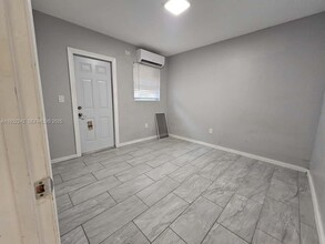 950 NW 5th St in Miami, FL - Building Photo - Building Photo