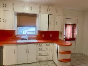 208 S College Ave in Tulsa, OK - Building Photo - Building Photo