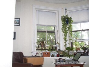 102 Willow St, Unit 2 in Cambridge, MA - Building Photo - Building Photo