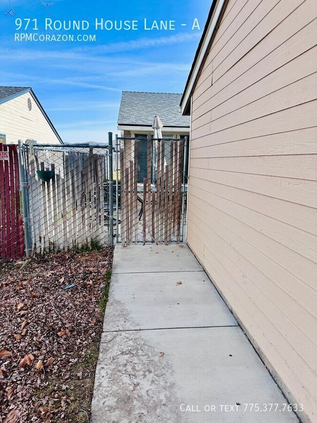 971 Round House Ln in Carson City, NV - Building Photo - Building Photo