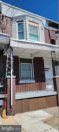 723 E Ontario St photo'