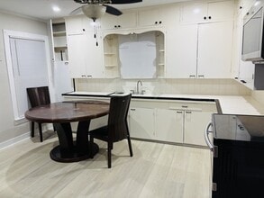 102 E Fort Worth St in Cleveland, TX - Building Photo - Building Photo