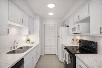 6602 Harbor Town Dr, Unit 1207 in Houston, TX - Building Photo - Building Photo