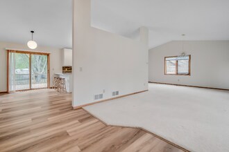 17745 82nd Way N in Osseo, MN - Building Photo - Building Photo