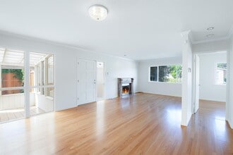 2280 Rollingwood Dr in San Bruno, CA - Building Photo - Building Photo