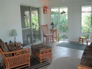 489 W Tarpon Blvd NW in Port Charlotte, FL - Building Photo - Building Photo